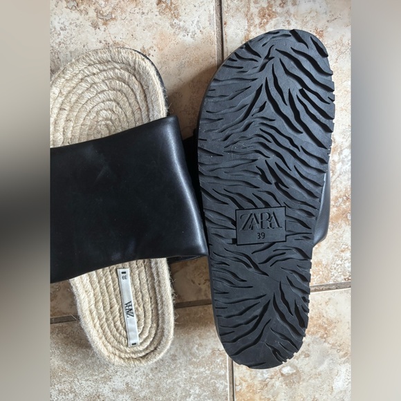 Zara Black Leather Slide Sandals - Picture 2 of 2